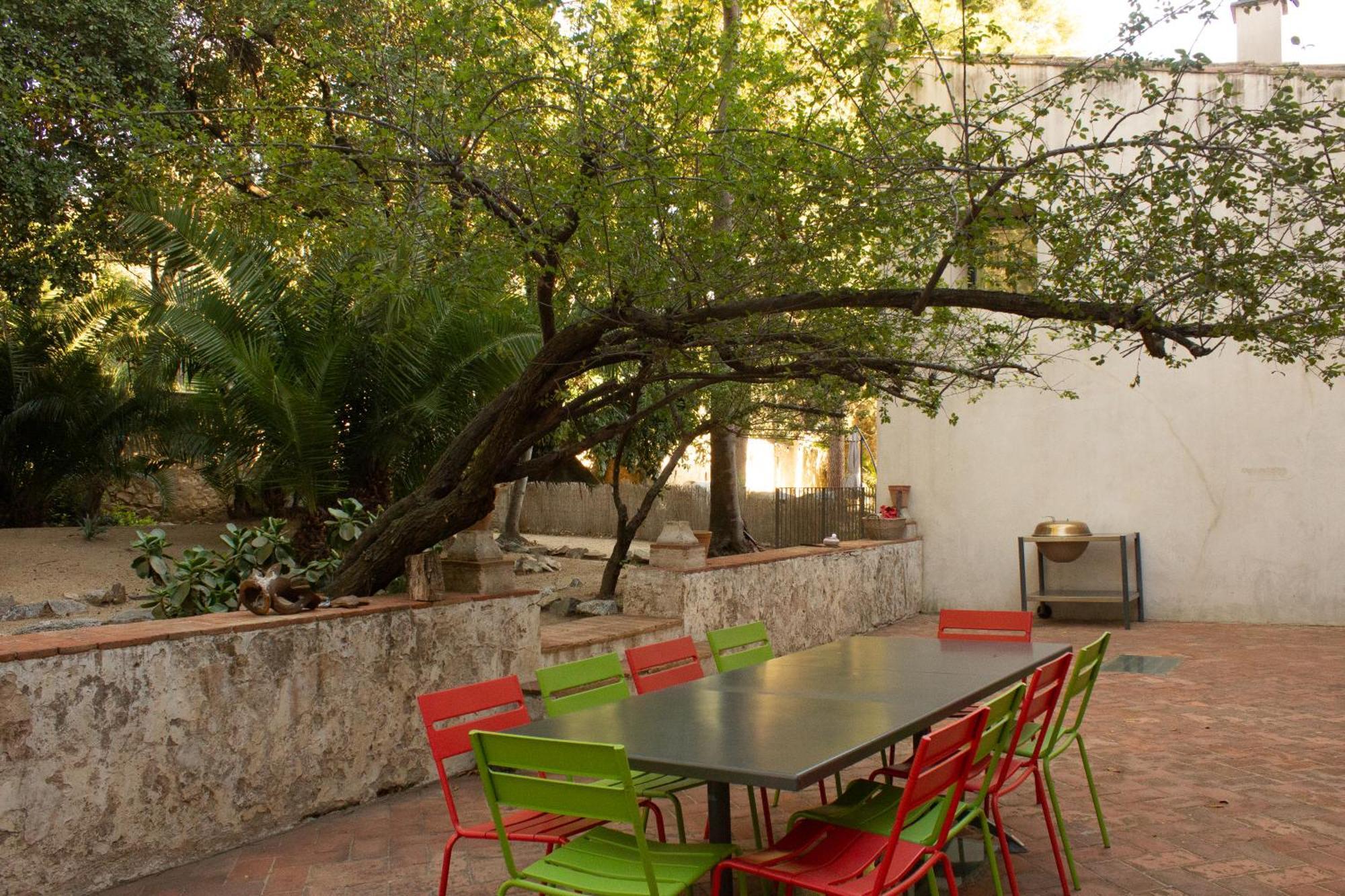Country house Rovira: Neoclassical Mansion Near Barcelona *