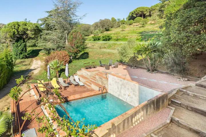 Rovira: Neoclassical Mansion Near Barcelona *