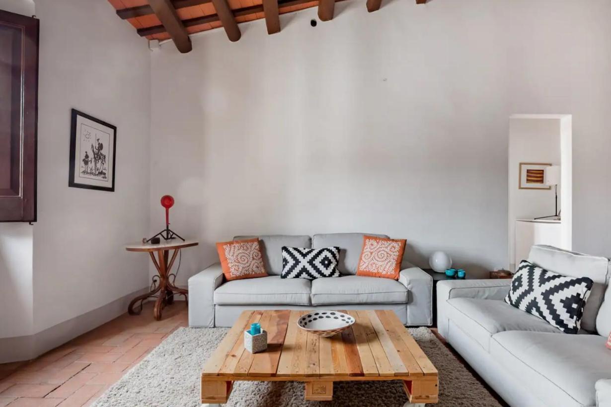 Rovira - Stunning Neoclassical Mansion, Just 20 Min Drive From Barcelona Center, Ideal For Groups And Families Gospodarstwo wiejskie *