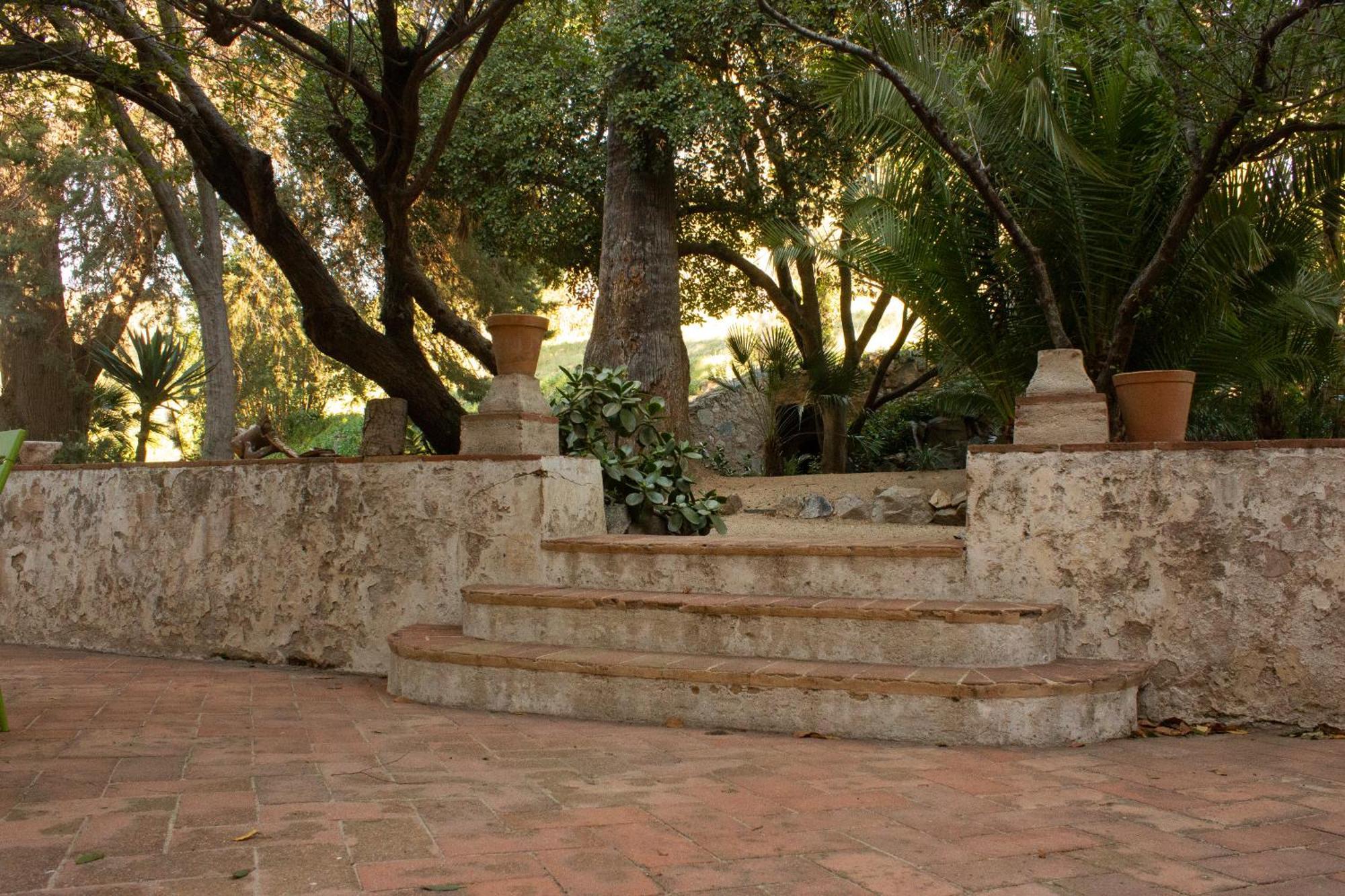 Gospodarstwo wiejskie Rovira - Stunning Neoclassical Mansion, Just 20 Min Drive From Barcelona Center, Ideal For Groups And Families Alella