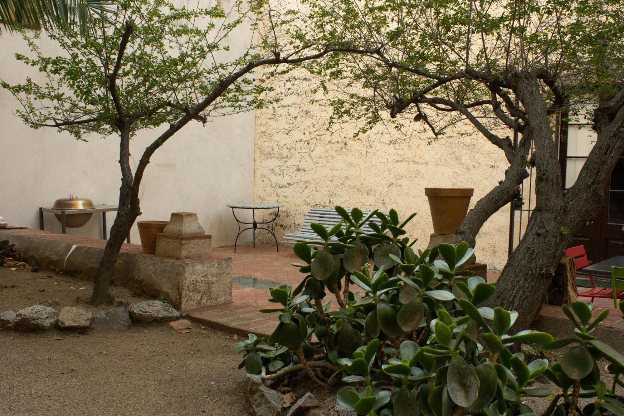 Gospodarstwo wiejskie Rovira - Stunning Neoclassical Mansion, Just 20 Min Drive From Barcelona Center, Ideal For Groups And Families Alella
