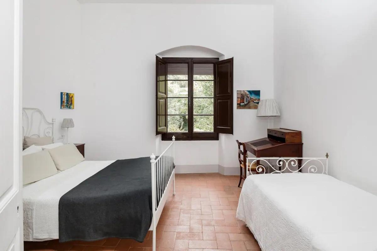 Rovira: Neoclassical Mansion Near Barcelona Country house Alella
