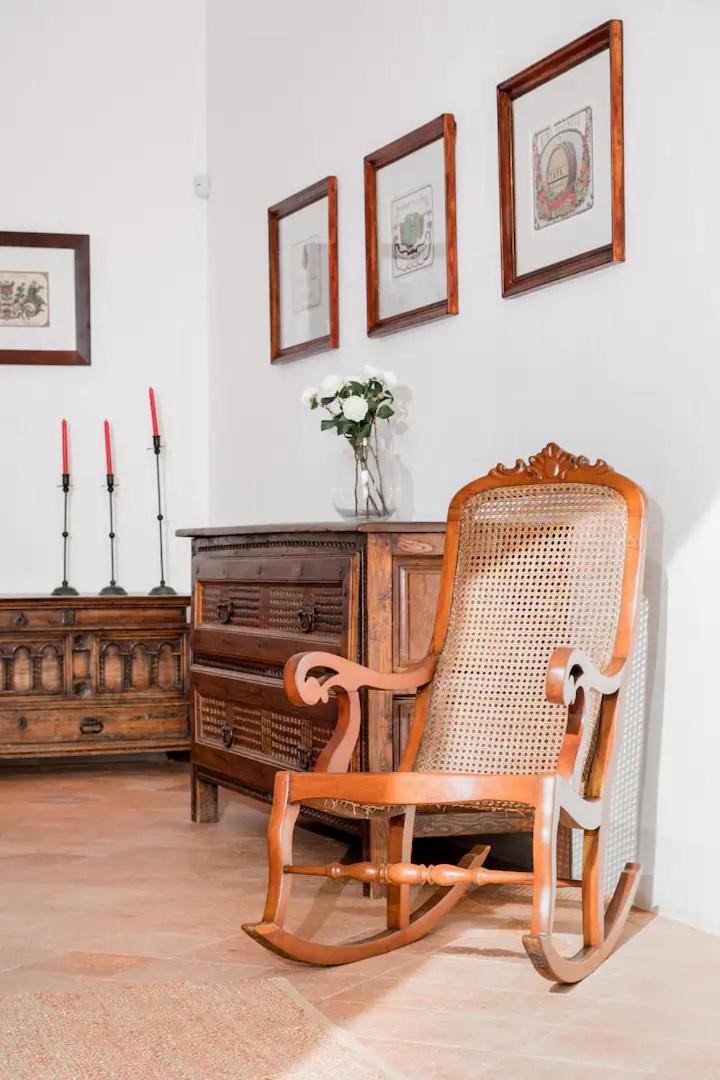 Country house Rovira: Neoclassical Mansion Near Barcelona Alella