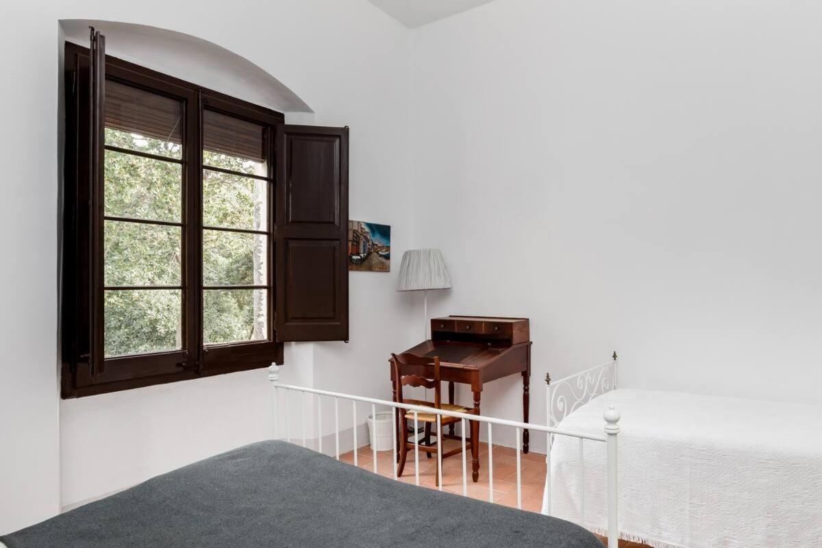 Rovira: Neoclassical Mansion Near Barcelona Country house