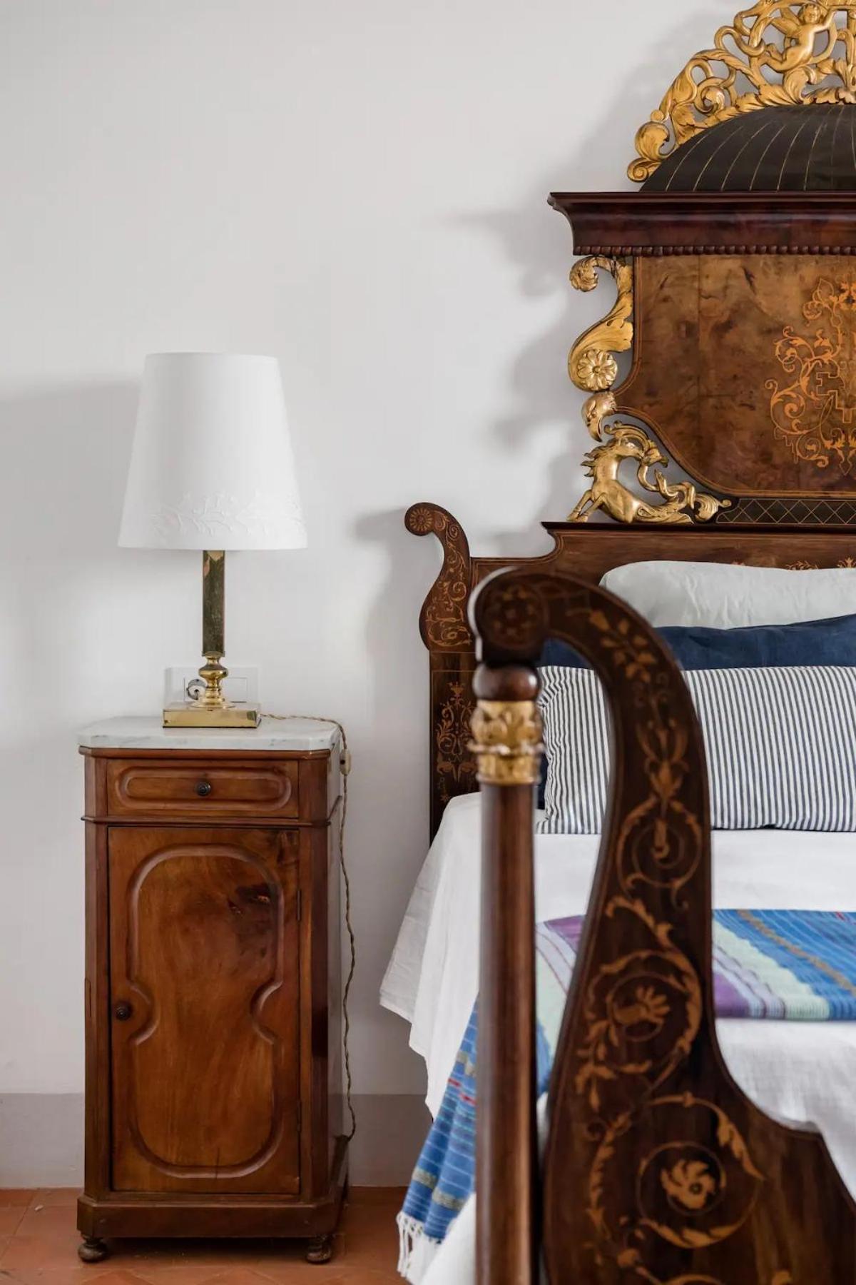 Country house Rovira: Neoclassical Mansion Near Barcelona