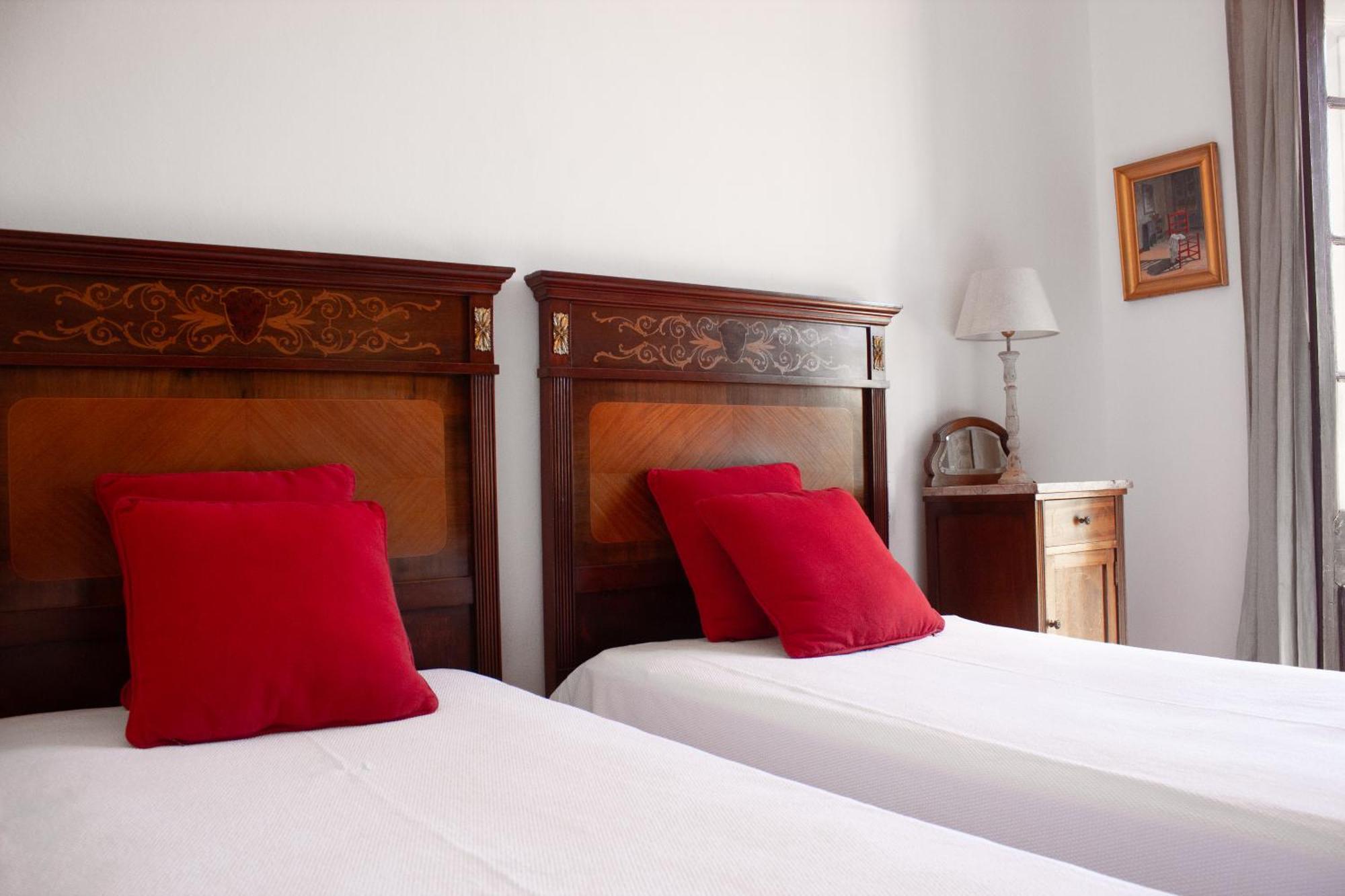 Rovira: Neoclassical Mansion Near Barcelona Country house Alella